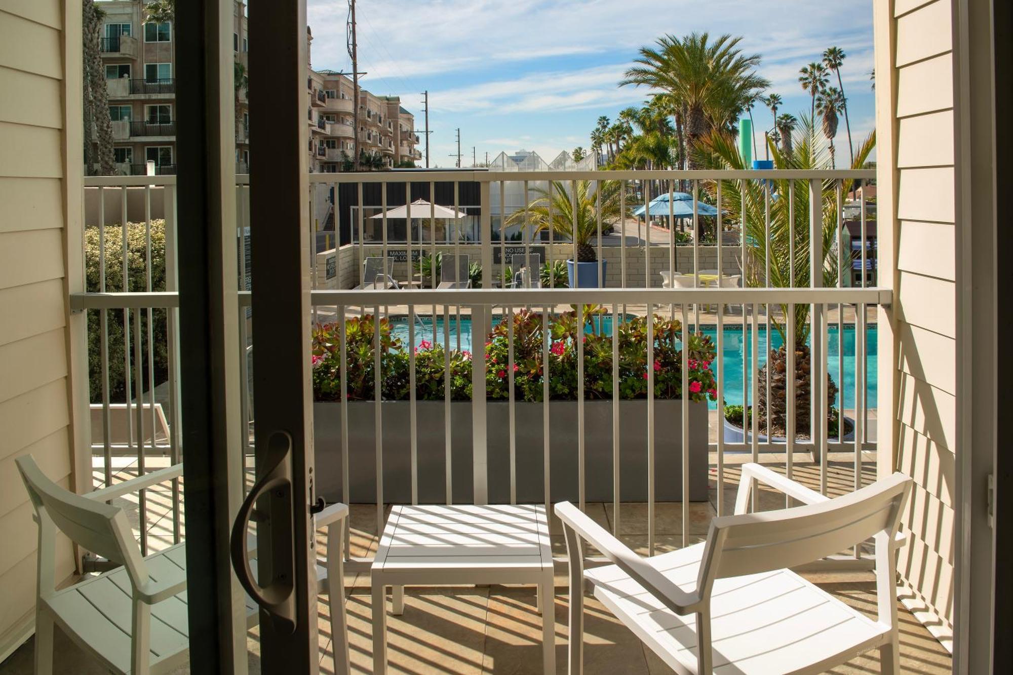 Hilton Garden Inn Los Angeles Marina Del Rey Exterior photo